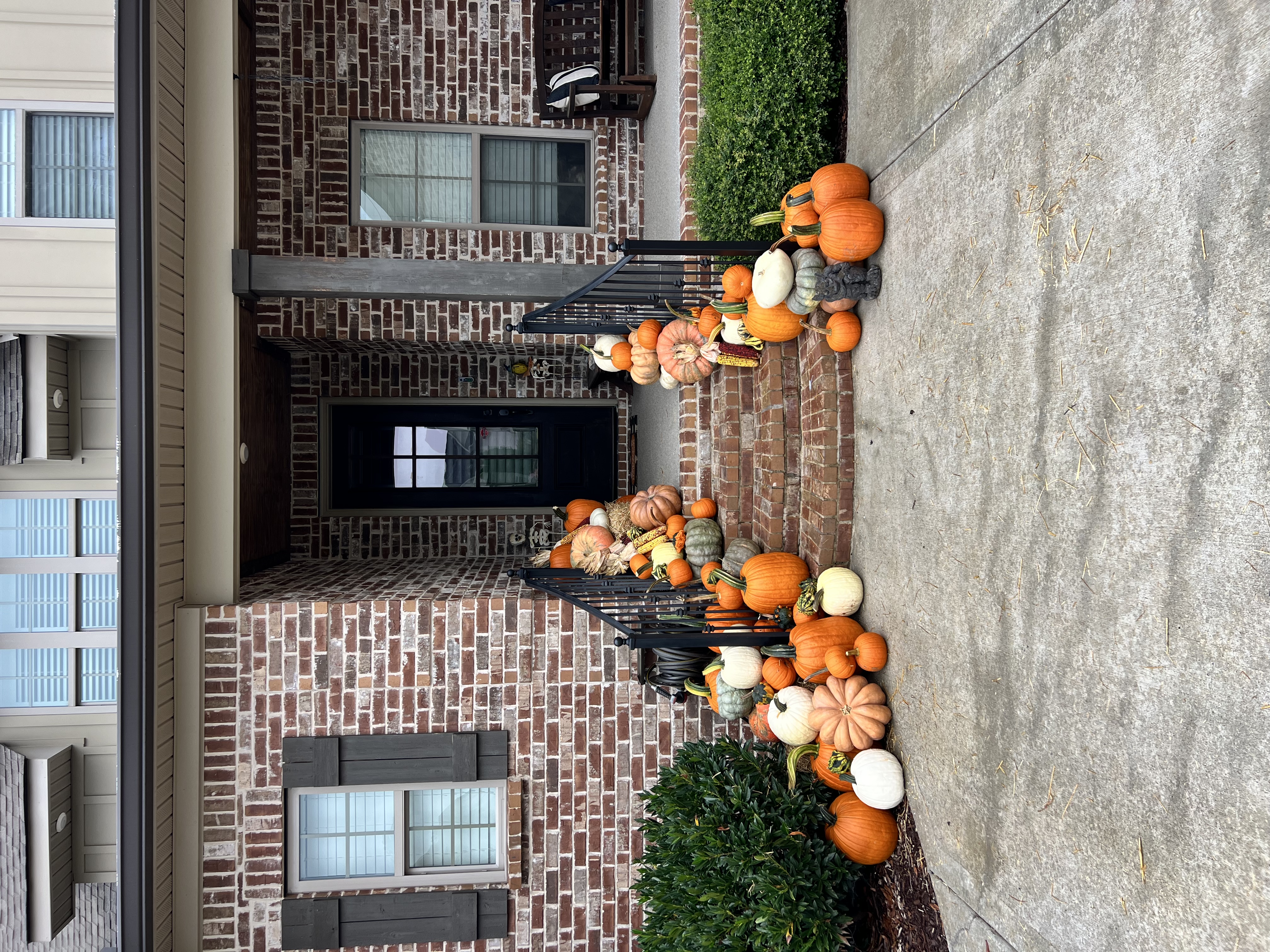Full pumpkin porch display